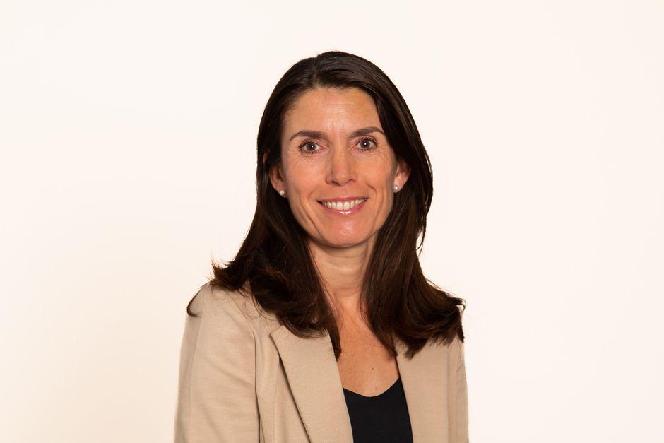 Llicenciada en Ciències Econòmiques i Empresarials. Consultora en gestió i professora associada a Universitat Pompeu Fabra.