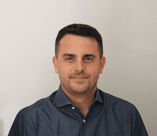 Enginyer Informàtic i Graduat en Matemàtiques, especialitzat en Enginyeria de software i intel·ligència artificial. Àmplia experiència en desenvolupament, consultoria i direcció. Assessor en solucions IA/Big Data.