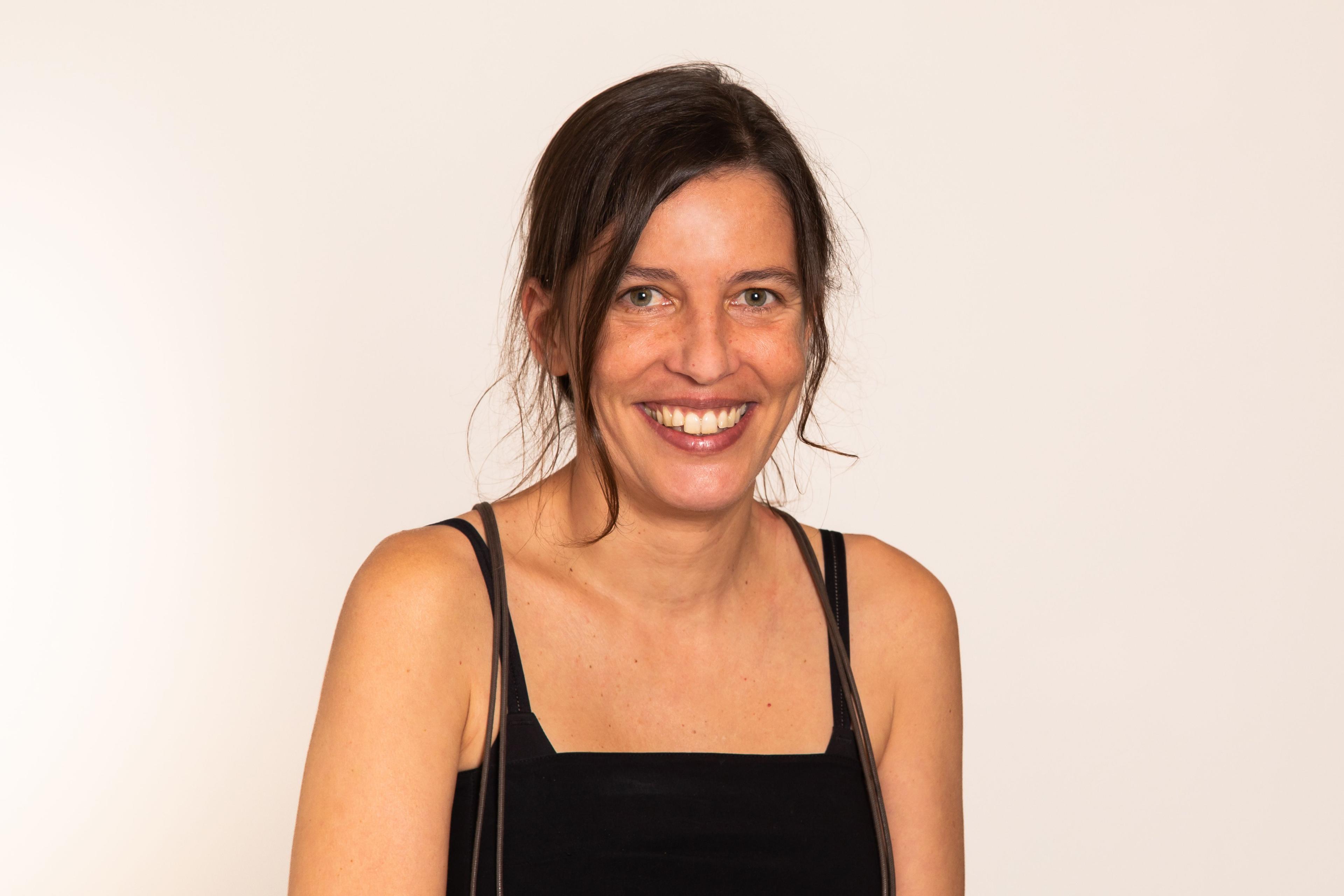 Arquitecta Tècnica i Arquitecta. Professora d'estructures a La Salle i de construcció de l'ETSAB-UPC. Membre de l’Associació de Consultors d’Estructura (ACE). Especialista en projectes de Rehabilitació i Patologies.