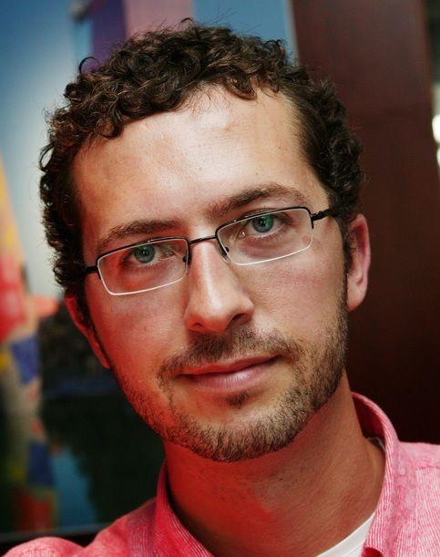 Doctor en Tecnologia de l’Arquitectura, Arquitecte Tècnic col·legiat i Director Tècnic de OLONACASAS.