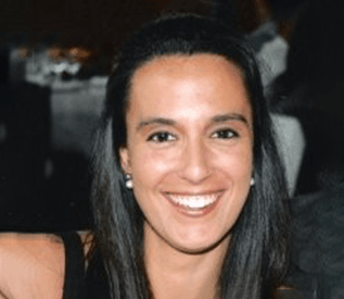 Llicenciada en Management Internacional i Màrqueting. MBA (ESMA). Màster en Lideratge i Coaching Organitzacional (EADA). Acreditada PCC Executive Coach i Team Coach. Consultora. Formadora en Desenvolupament Directiu.