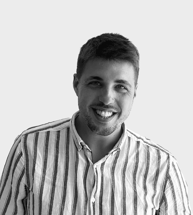 Arquitecte Tècnic. Màster Project Manager en edificació i urbanisme. Project Manager a Tècnics G3.